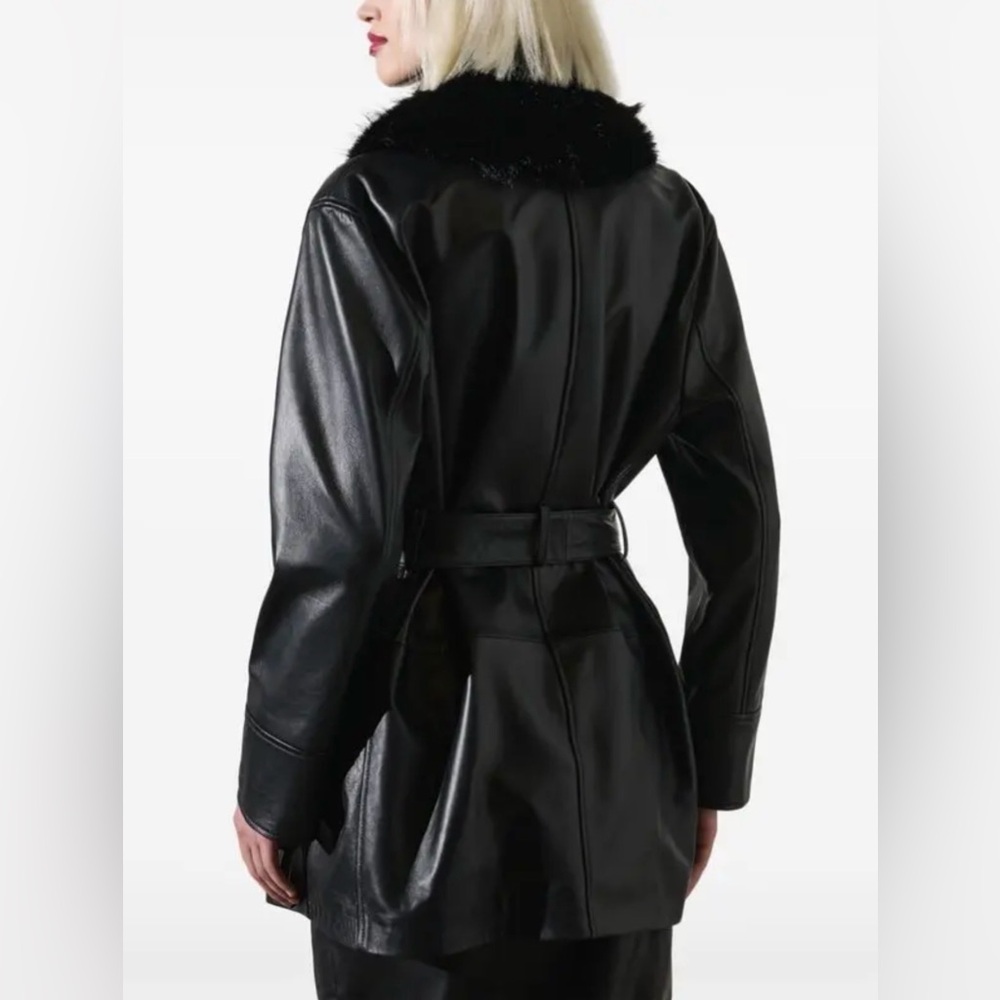 Luxurious Black Leather Jacket with Fur Collar
